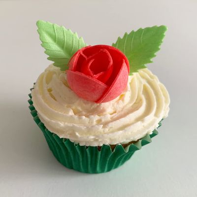 12 Pretty Red Wafer Roses & 24 Wafer Leaves- Edible & Unique!