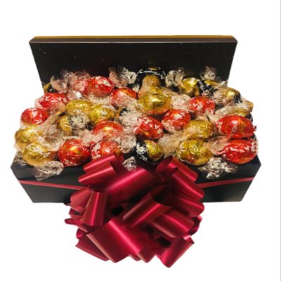 Ferero Rochr Chocolate Lindr Gift Box Hamper Bouquet Roses Flowers Red Pink White Purple Gold Caramel Dark White Candy Sweets bueno (Small)