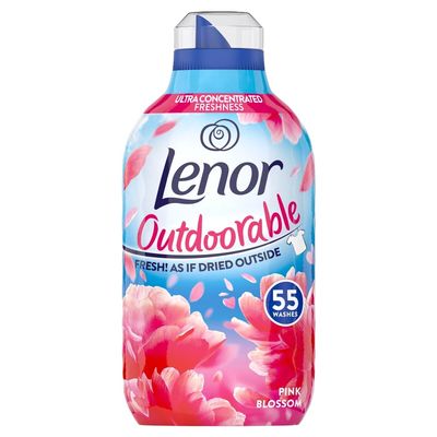 Lenor Outdoorable Fabric Conditioner Pink Blossom 55 Washes, 770ML - Ultra Concentrated Freshness- 100% Recycled Bottle