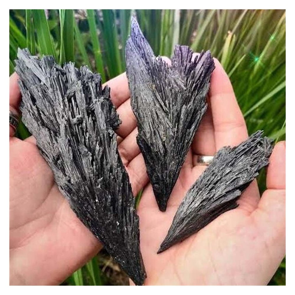 SHANGMAOYO crystal rocks Natural Raw Black Kyanite Crystals Rough Black Kyanite Mineral Natural Stone (Color : One piece, Size : Medium(5-7cm))