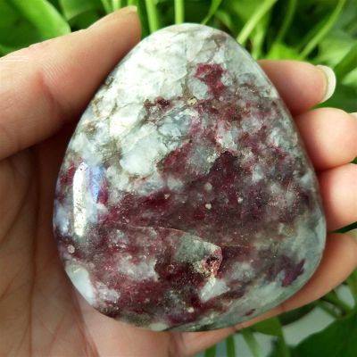Kigauru Natural crystal rough Natural stone plum tourmaline palm stones playthings small stones and crystals healing (Color : A99 173g)