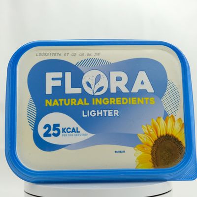 Flora Light Spread 1Kg x 5 pack