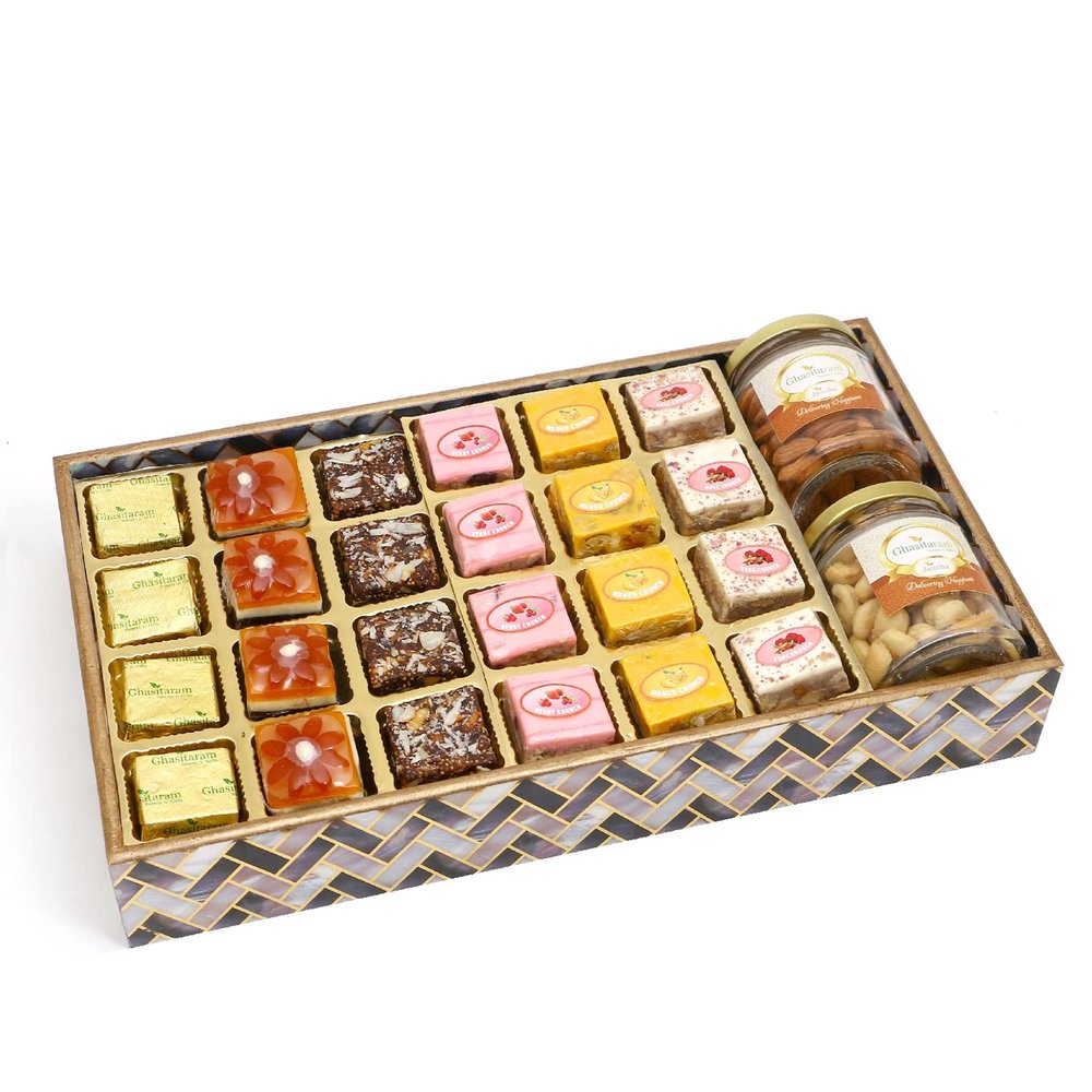 Jaiccha Ghasitaram Big Printed Tray of Assorted Bites, Roasted Cashews and Almonds Jars|Gift for Diwali Gifts,Holi,Rakhi,Valentine,Christmas,Birthday,Anniversary,Her,Him|