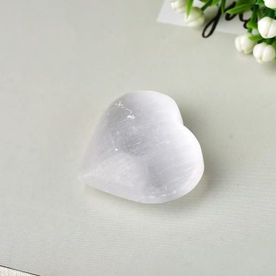 100% Natural White Selenite Cat Eye Gypsum Hand Carved Gypsum Heart Crystal Stone for Home Decor Carved Hearts for Gift