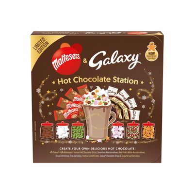Galaxy Hot Chocolate Station | Hot Chocolate Gift Set Featuring Galaxy & Maltesers Hot Chocolate Sachets | Create your own hot chocolate experience with 6 toppings | Pack of 1, 15 Piece Set