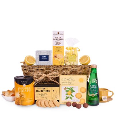 Christmas Star - Season's Greetings Basket - Food & Drink Christmas Basket Hamper