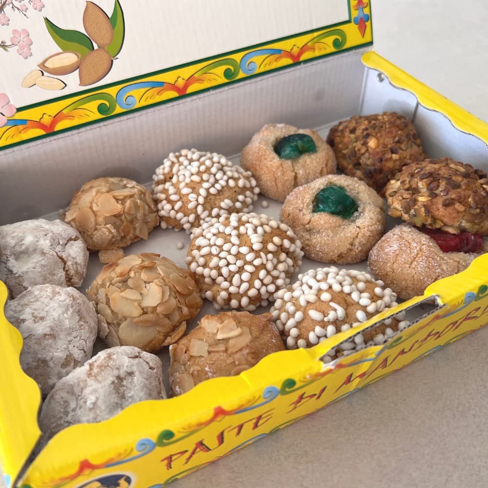 Assorted almond pastes - Sicilian almond desserts in a pack of 5 kg.