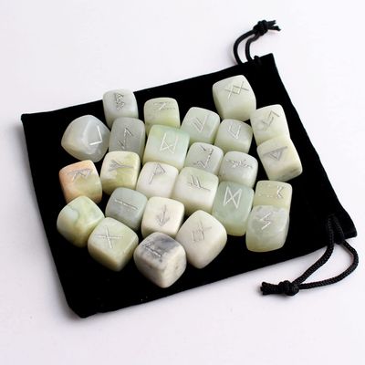 Natural crystal rough Beautiful 25 Pieces of Natural Lapis Lazuli Square Crystal Rune Stone Square White Rune Divination Healing Birthday Gift Collection ( Color : Cube Mountain Jade , Size : 25pcs si