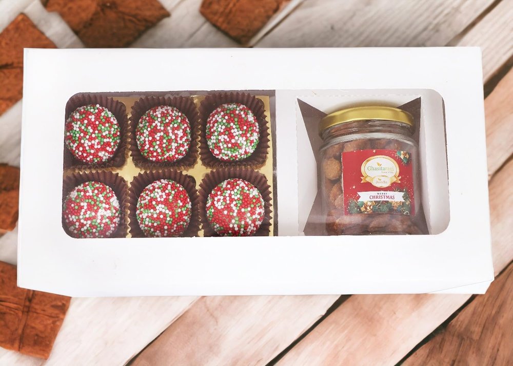 Ghasitaram Gifts Jaiccha Christmas Gifts White Christmas Hamper Box Small with Hazelnut Balls and Caramel Almond Jar
