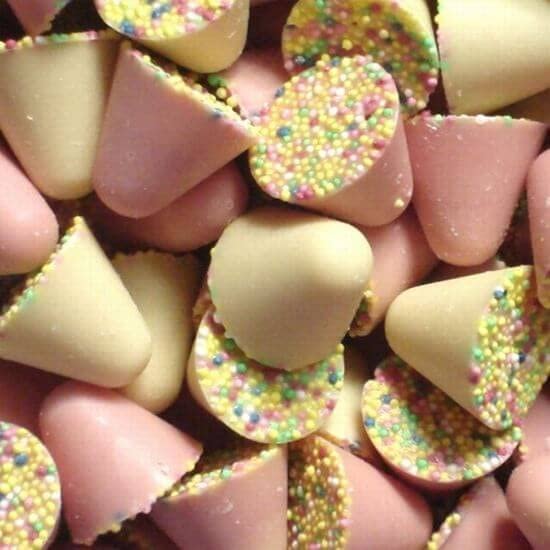Hannah's and Kingsway Multi Size 500g Upto 3kg Bulk Chocolate Boxes - A Delicious Assortment of Hannah's and Kingsway Chocolate Treats! (Kingsway Spinning Tops, 500g)