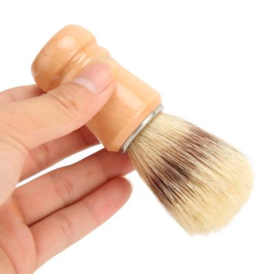 Beard Shave Brush, Fast Drying Easy Cleaning Face Grooming Tool with Wooden Handle, Lightweight Barber Cleaning Brush for Residue Removal, Skin Friendly Soft Hair Brush for Salon Home