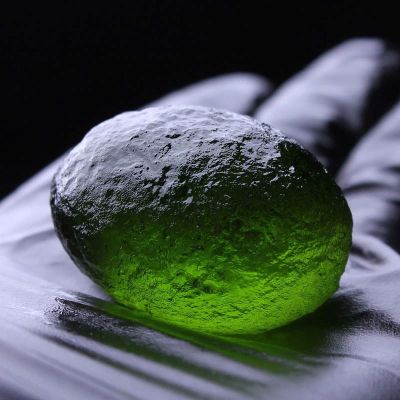 Green Rough Stone Crystal 1PCS,26-30g