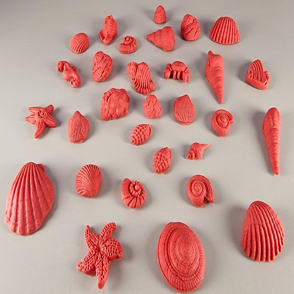 30 x Edible 3D seashells shells shell icing toppers, cake cupcakes decorations T007 (Red)