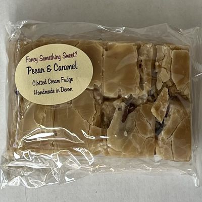 Clotted Cream Fudge (Pecan and Caramel, 1 Block (150g))