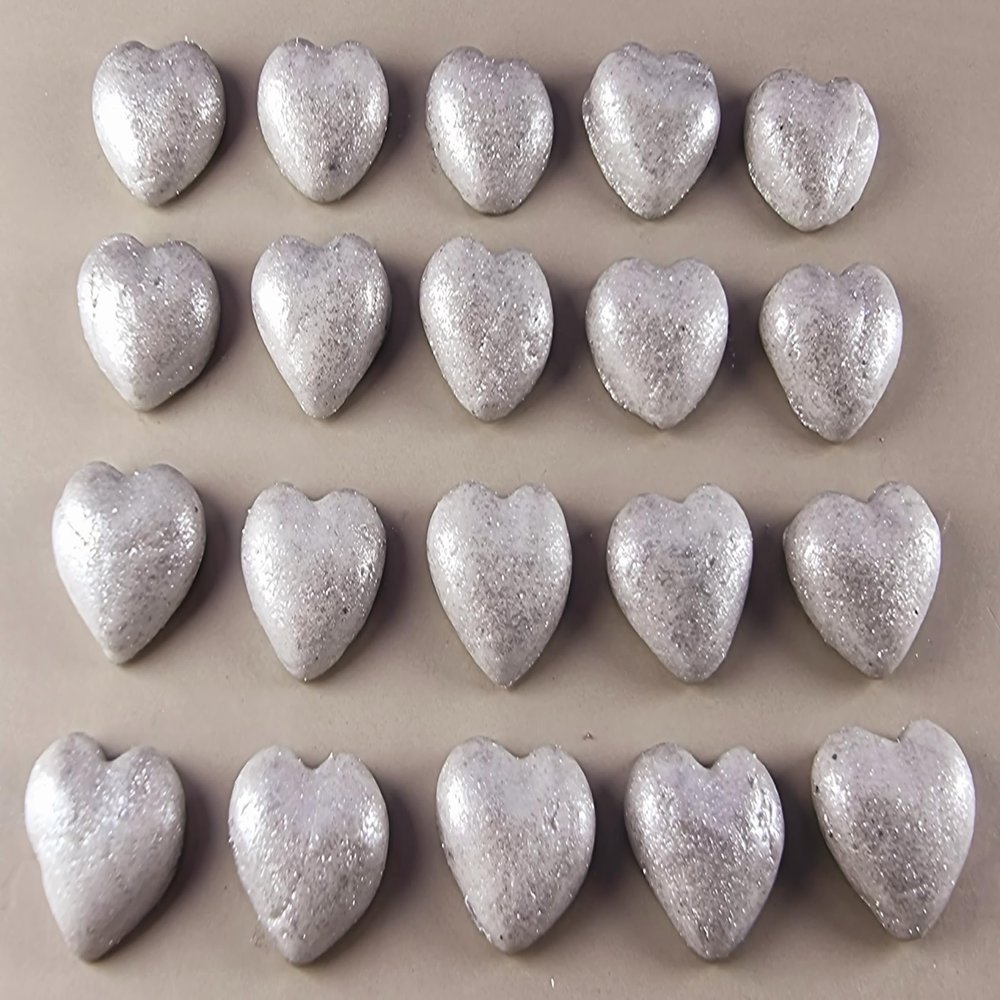 20 x edible 3D 20mm hearts, icing toppers, cake cupcakes decorations T058 (Silver Sparkle)