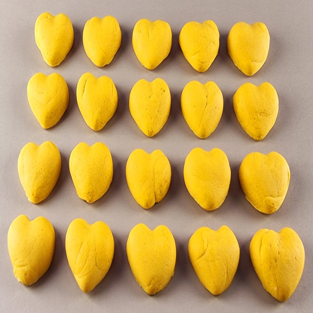 20 x edible 3D 20mm hearts, icing toppers, cake cupcakes decorations T058 (Honey Gold)