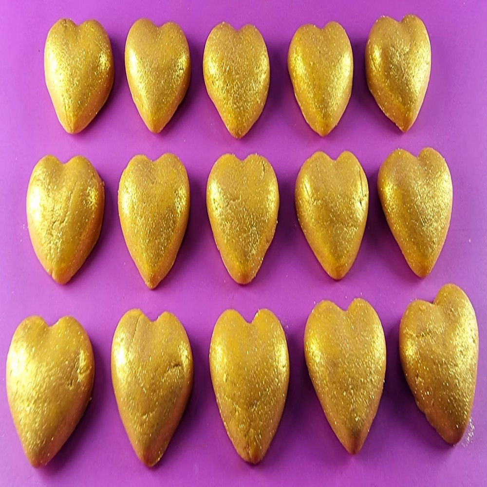 15 x edible 3D 30mm hearts, icing toppers, cake cupcakes decorations T059 (Gold Sparkle)
