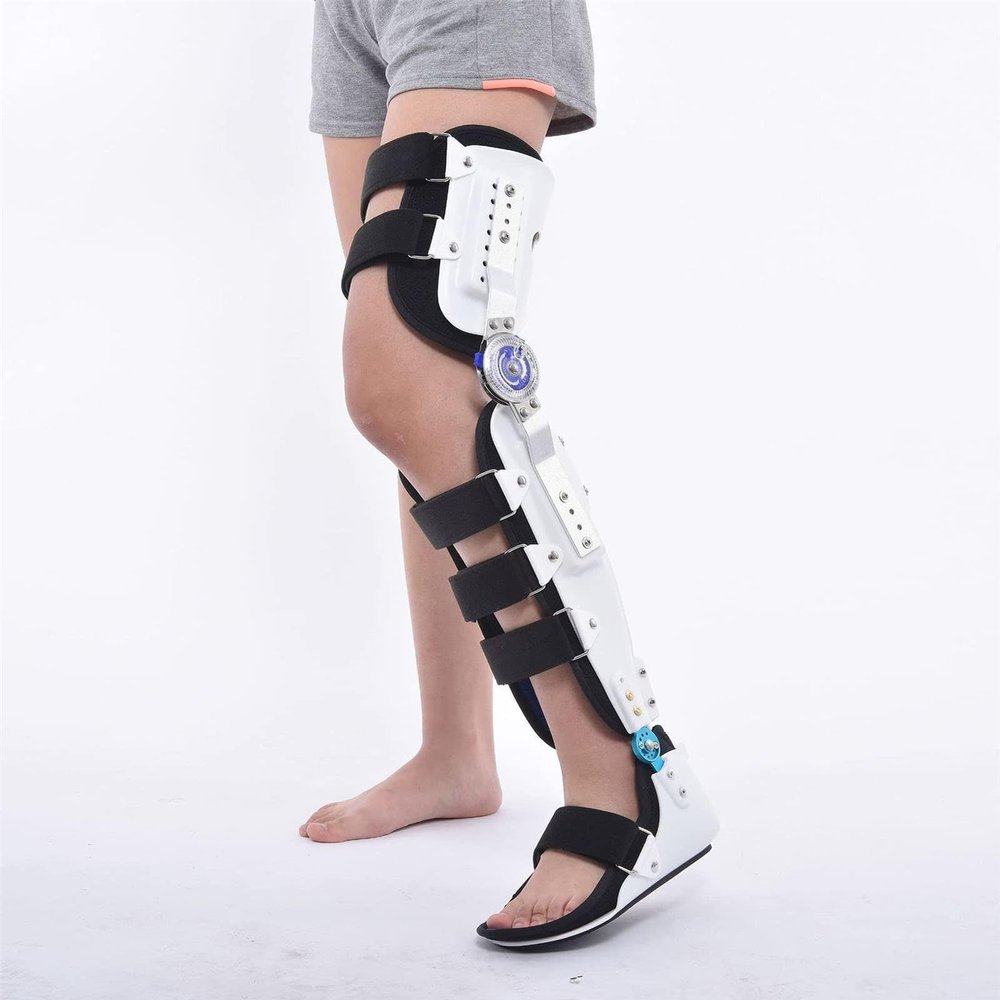 BAIYUN Hinged Knee Support, Knee Brace With Side Stabilizers for Knee Joint Pain and Degeneration, Universal size - Sold as Single Unit,White-Left