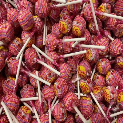 20 x Strawberry And Cream Chupa Chups Lollypops, Ideal party bag filler, Pinata Prize, Easter Egg Hunt Prizes.