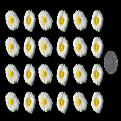 24 x Edible 3D 22mm Daisies Daisy Flowers icing toppers, cake cupcakes decorations (Black)