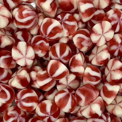 Strawberry Twist Kisses 700g Re-Sealable Pouch by The Gourmet Sweet Company
