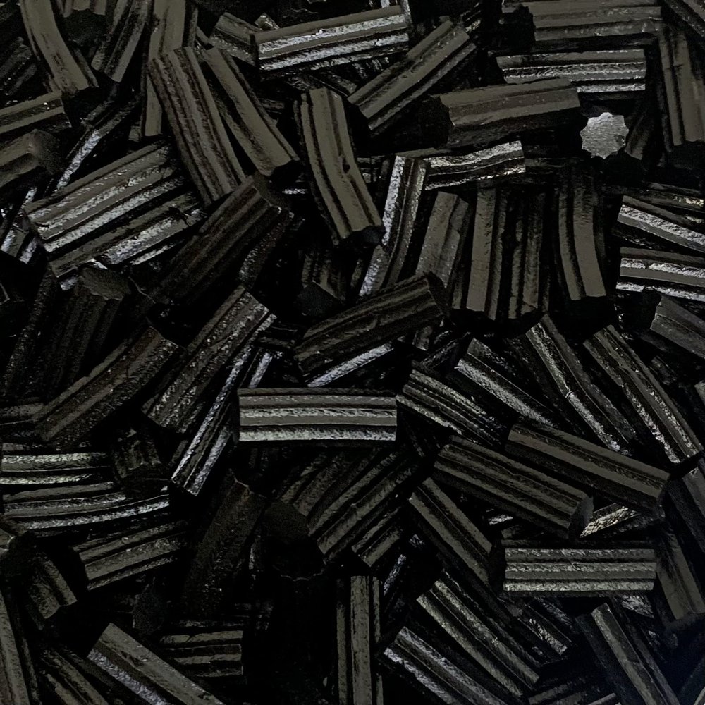 Liquorice Cutting Bites 700g Re-Sealable Pouch by The Gourmet Sweet Company