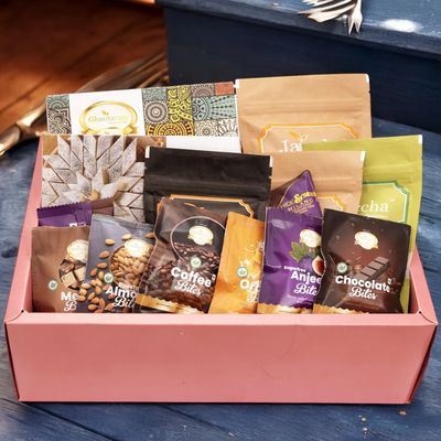 Ghasitaram Gifts Jaiccha Rust Hamper Box with Bites |Gift for Diwali,Holi,Rakhi,Valentine,Christmas,Birthday,Anniversary,Her,Him|
