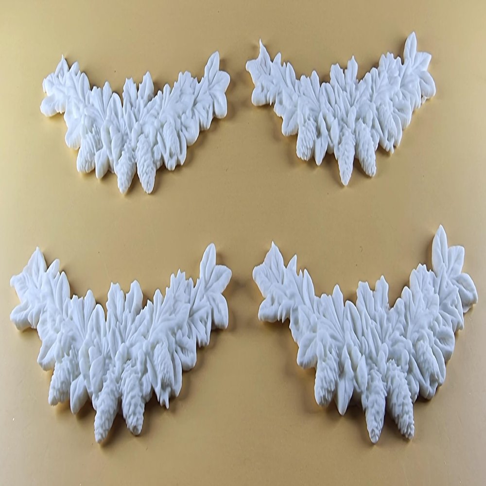 10 x Edible 3D Christmas Carlands Wreaths icing toppers, cake cupcakes decorations (White)
