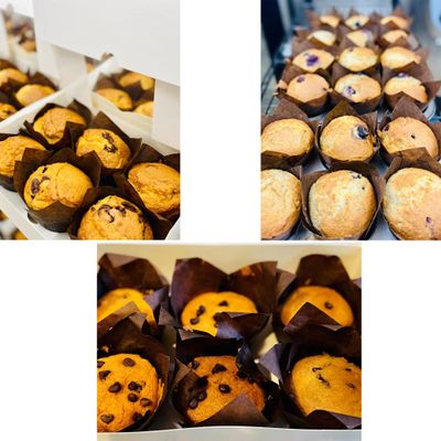 Keto Chefs Low Carb Mixed Muffins Basket: 6 x Savile Orange + 6 x Californian Blueberry + 6 x Belgium Dark Chocolate Chip & Vanilla Muffins Freshly Baked 600g x 3 Packs