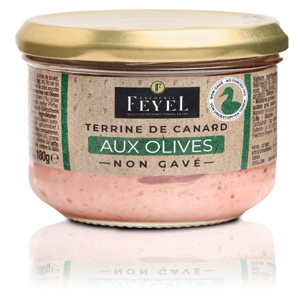 Duck liver with fine olives. No plug, without forced fattening