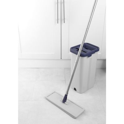 Beldray Deep Clean Flat Mop & Bucket Set, Dual Compartment Self-Wringing Dirt Scraper 5.5L Bucket, Washable/Reusable Microfibre Head, Wood/Vinyl/Tile Hard Floor Cleaning