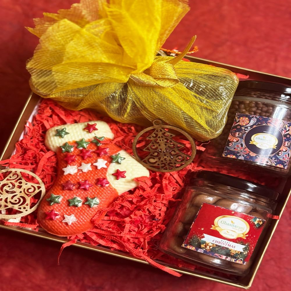 Jaiccha Ghasitaram Christmas Gift Hamper Box with Plum Cake with Plum Cake and 2 Jars and Chocolates