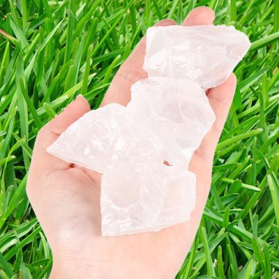 MAIBAOTA 1.6" Clear Quartz Crystal 4pcs Rough Stones Healing Crystals Natural Raw Gemstones Gifts for Beginners Protection Chakra Reiki Spiritual Balancing Meditation Bulk Rocks