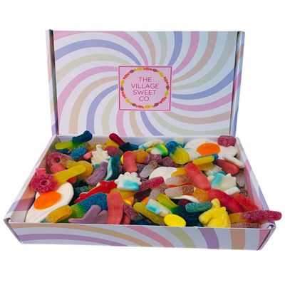 1kg Pick and Mix Sweets Gift Box  Assorted Retro & Classic Sweets Selection  Bulk Jelly & Fizzy Sweets Hamper for Birthdays, Parties, Christmas & Sharing