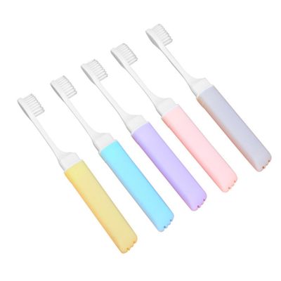 FOMIYES Portable Folding Soft Bristle Toothbrush Set 5 Pieces, Ergonomic Travel Toothbrush for Household Oral Care, Wear-Resistant Design Suitable for Camping and Daily Use Random Color