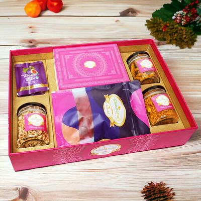 Ghasitaram Gifts Jaiccha Big Hamper Tray of Suagrfree Kaju Katlis, Beetroot Chips, Sugarfree Bites, Wheat Puffs, Moong Chakli, Roasted Chiwda |Diwali,Birthday,Anniversary,Gift for Her,Him,Mothers Day|