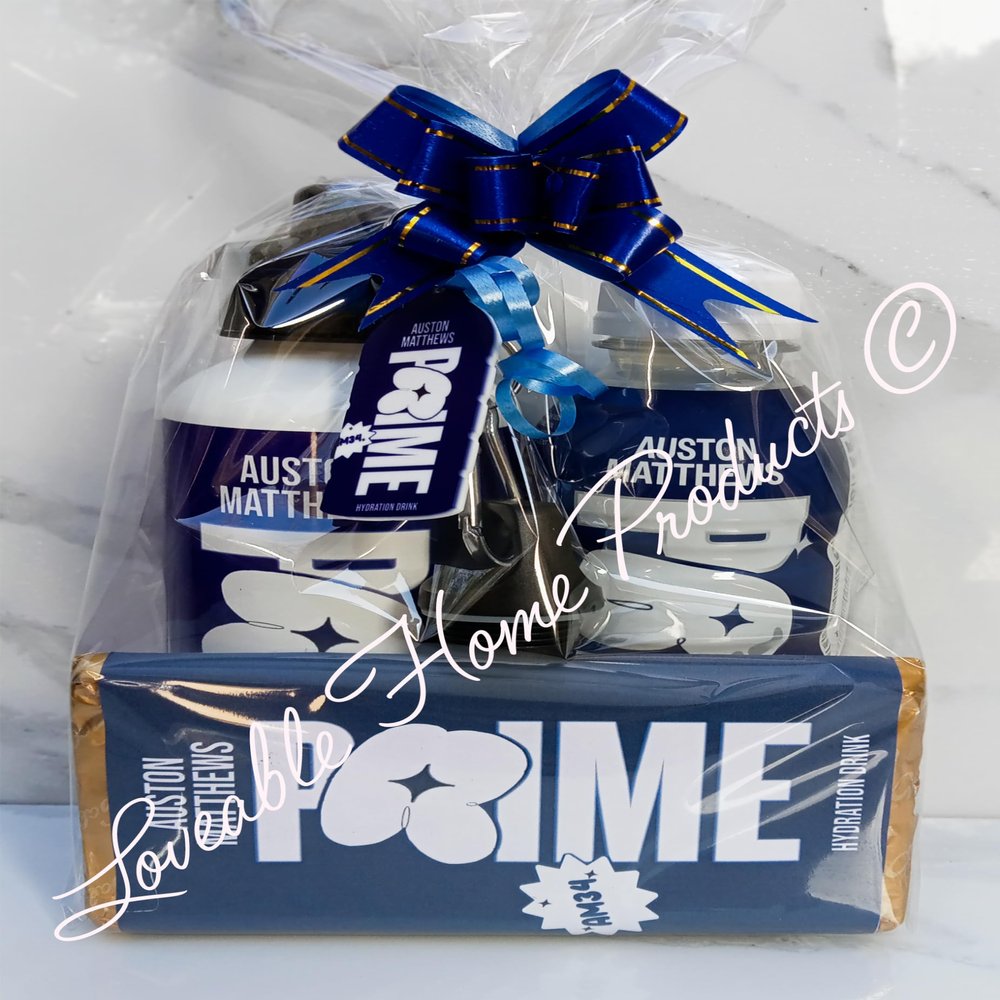 Auston Matthew Prime Gift Set with Drink, Personalised Sports bottle Keyring and Chocolate