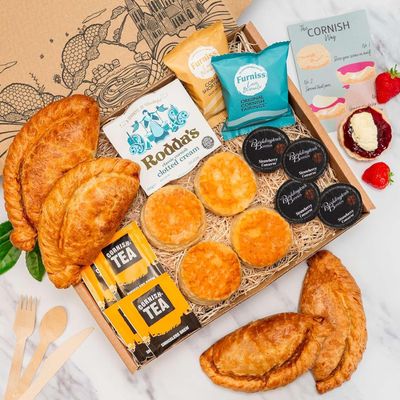 Cornish Cream Tea Hamper + Cheese & Onion Pasty 4 Person Set Gifts, Fresh Scones, Tea, Jam, Roddas Clotted Cream Cornish Cheese & Onion Pasies & Biscuits Anniversary & Special Occasions