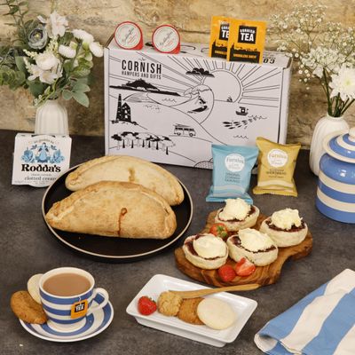 The Cornish Cream Tea Hamper + Cheese & Onion Pasties  2 Person - Gifts - Fresh Scones, Tea, Jam, 1x Roddas Clotted Cream & 2x Cornish Cheese & Onion Pasies - Anniversary & Special Occasions