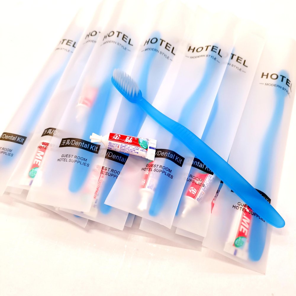 Transparent Blue Dental Kit Portable Convient Healty Toothbrush Pack of 20 (Toothbrush+toothpastes 20sets)