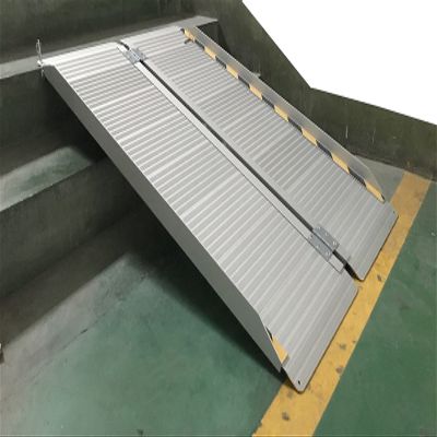 Threshold Ramp, Aluminum Ramps for Home Steps Stairs, Folding Wheelchair Ramp Portable Threshold Ramp, for Handicaps Doorways Scooter, Holds Up to 661 Lbs (Size : 60x73cm/23.6x28.7in)