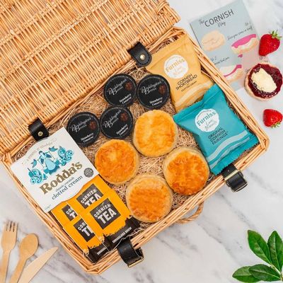 Cornish Hampers & Gifts 4 Person Cream Tea - Deluxe Wicker Hamper Basket Included - Fresh Scones, Tea, Jam, Roddas Clotted Cream & Biscuits + Elegant Wicker Basket. Anniversary & Special Occasions