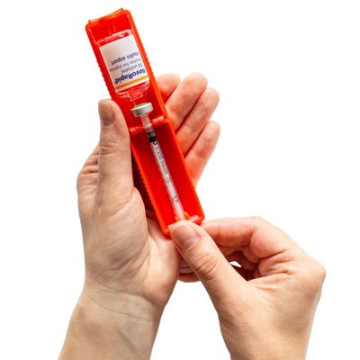 0.5ml U-100 disposable syringe T1me Vial Syringe Insulin Filling Support (BD Micro-Fine and other insulin syringe), Insulin transfer device for diabetes, Bottle Protector Case, Vial Holder (Red)