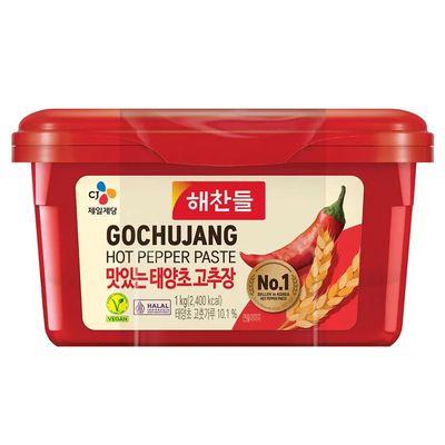 Authentic CJ Foods Gochujang Hot Pepper Paste 1kg - Traditional Korean Flavor with 100% Sun-Dried Red Peppers | Halal, Vegan | Perfect for Tteokbokki, Bibimbap, Korean Fried Chicken & More