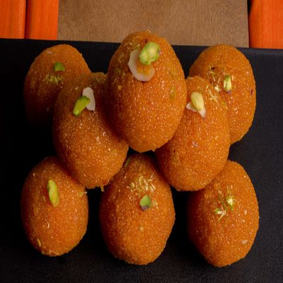 Lily's Special Motichur ladoo is one of the favorite Indian desserts to serve during festivities or as a dessert serve with 4 piece (Approximent Weight 300g) (6)