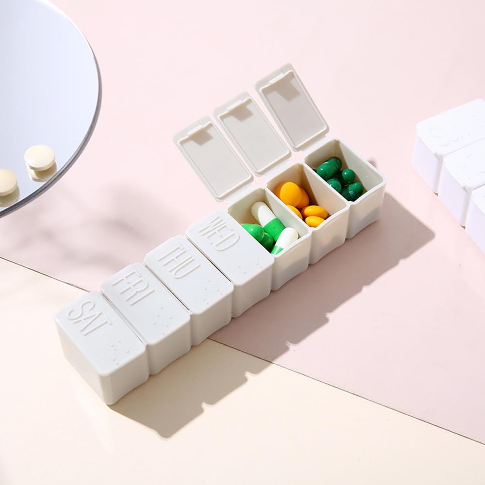 1/2/3/4 pcs Portable Pill Box,7 Day Tablet Organiser Box with Braille Design for Storage Vitamins,Easy to Open & Reminder to Take Medicine (White,1)