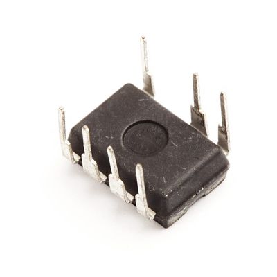 10pieces UC2843BN UC2843B UC2843AN DIP-8