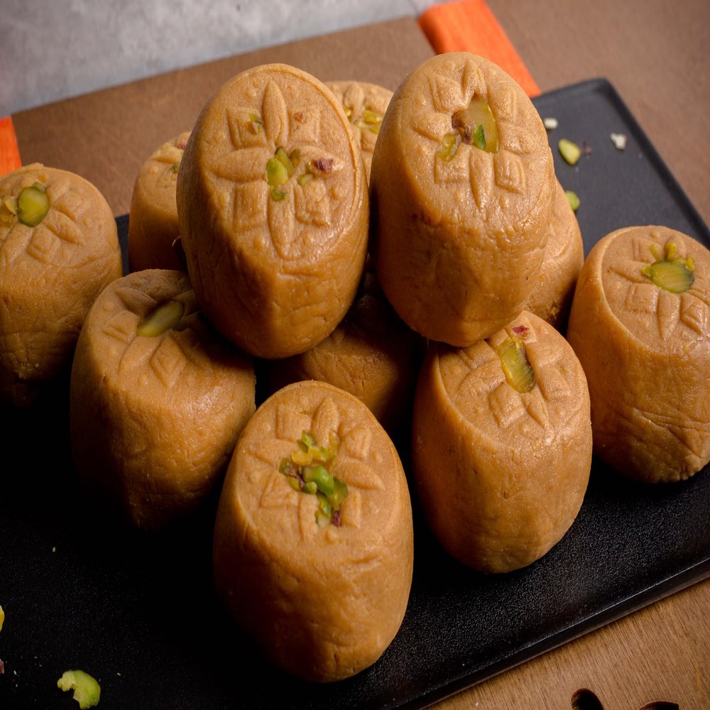 Lilys Special Mawa Peda Made With Milk, Saffron, Cashew nuts, Pistachio nuts & Almonds Serve With 6 Piece (Approximent Weight-350g)