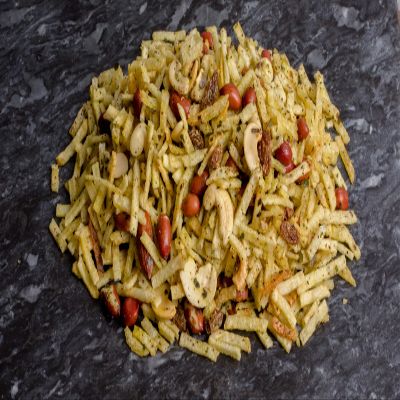 Lily's Crunchy Farrari Chevdo, Snack Mix with Fries, Nuts,Spiced Potato Fries with Peanuts 500g