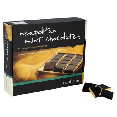 Chocolate Mints Box - Chocolate Mint Cremes, Chocolate Mint Crisps, Chocolate Mint Wafers, Chocolate Orange, Neapolitan Mint and more (Neapolitan Mint Chocolates 200pcs)